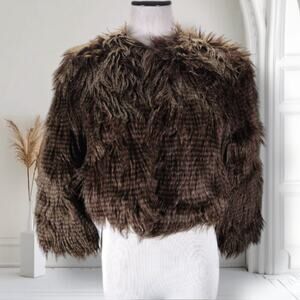 Bebe Brown Faux Fur Crop Jacket Size M Party Coat Feather Look 3/4 Sleeve
